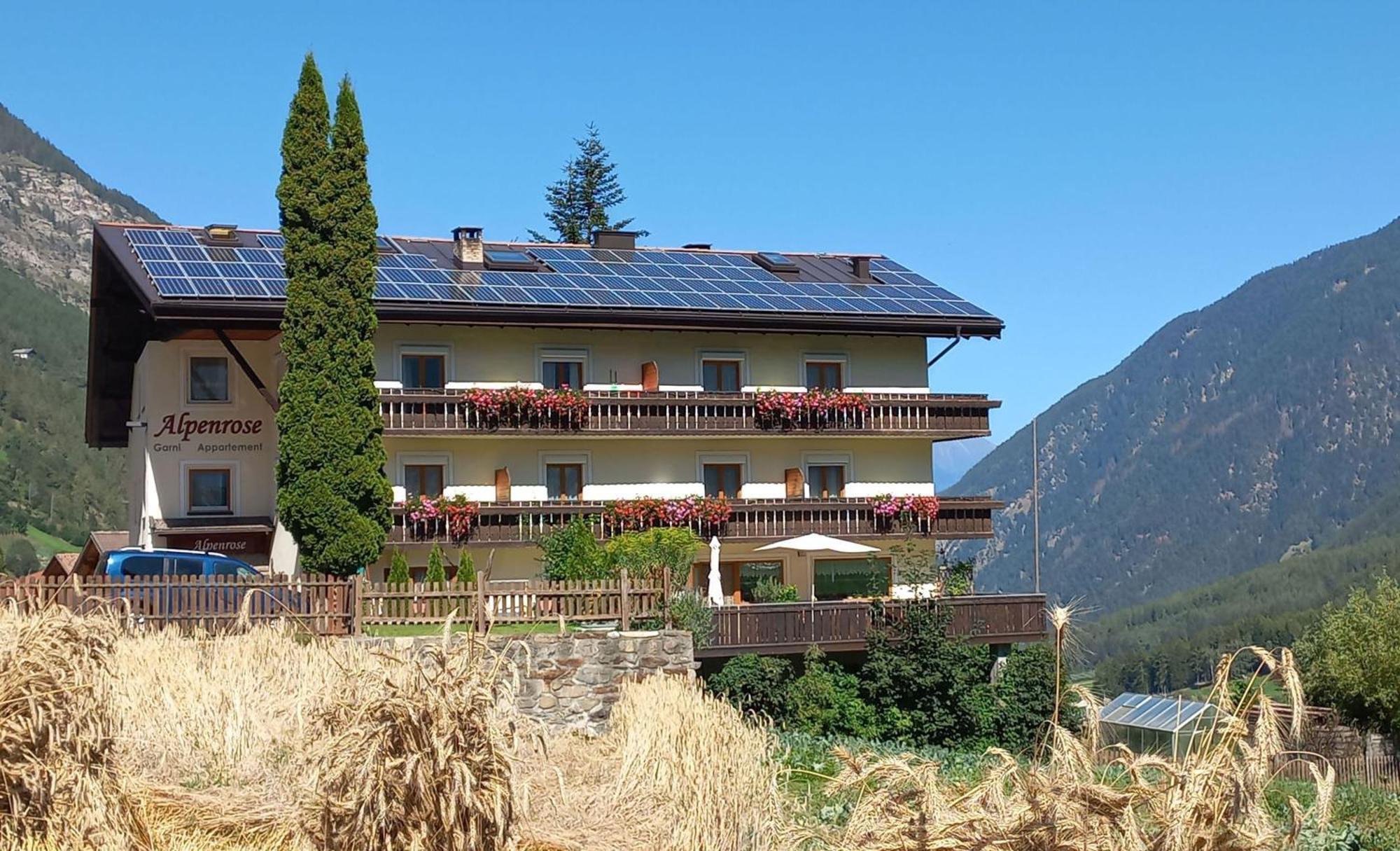 Alpenrose Aparthotel Martello Bagian luar foto